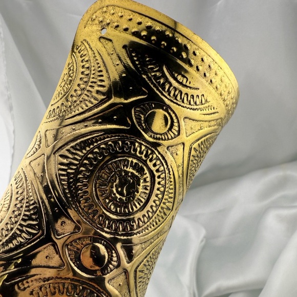 Egypt style klopa Cleopatra Engraved Cuff Bracelet - Picture 12 of 13